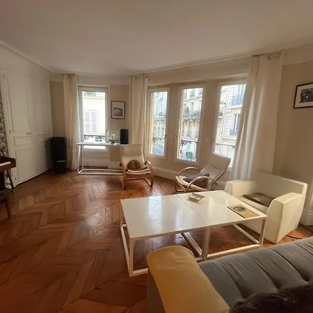 Διαμέρισμα Eiffel Tower 4p - Passy - Quiet - *